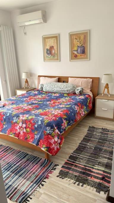 Kazanlak Large Guest House Apartment Near The Center With Full Kitchen & Dining Room, King Beds, Garden Patio, Free Parking & Self Check-In Exterior photo