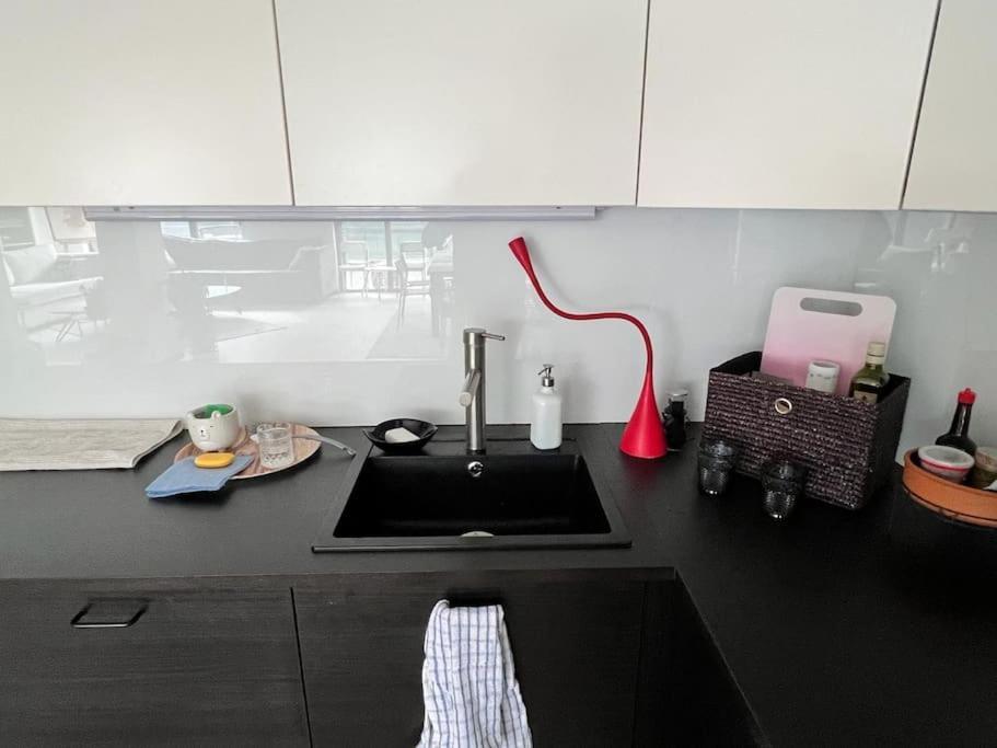 Kazanlak Large Guest House Apartment Near The Center With Full Kitchen & Dining Room, King Beds, Garden Patio, Free Parking & Self Check-In Exterior photo